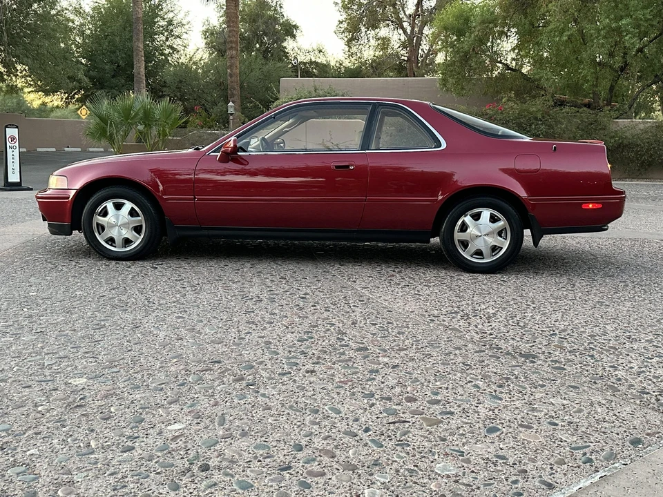 1992 Acura Legend 2nd Gen - Image 8 of 31