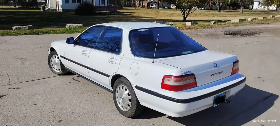 1992 Acura Vigor 3rd Gen - Image 3 of 10