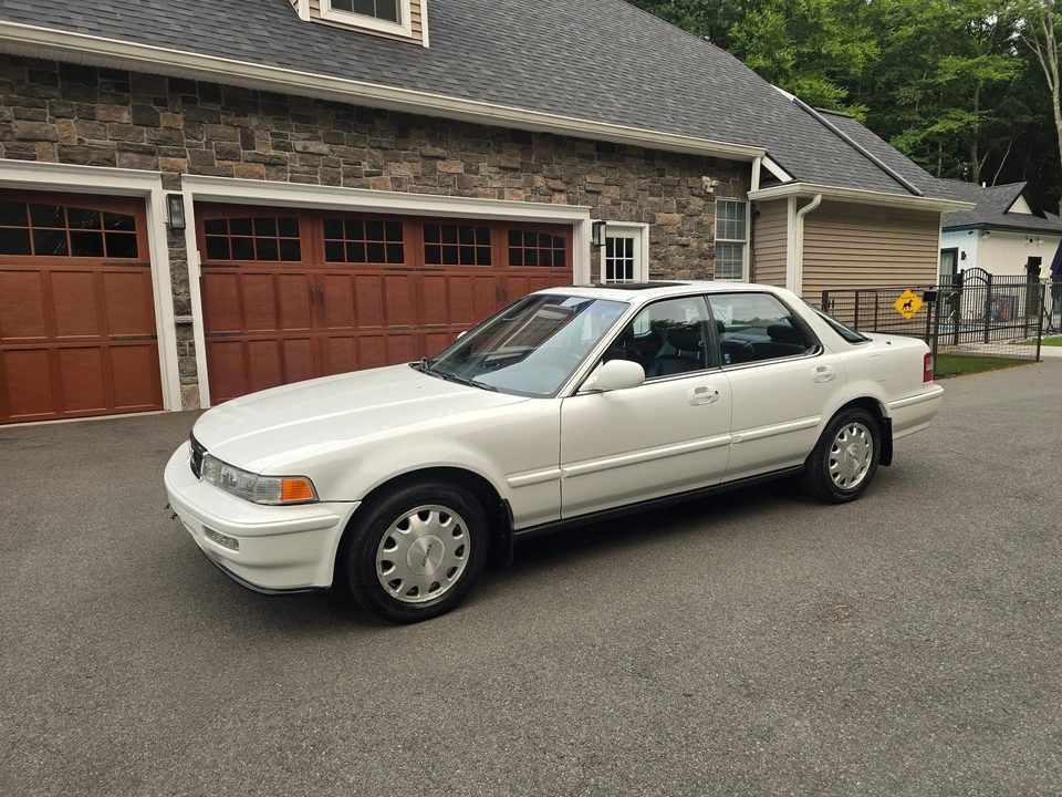 1992 Acura Vigor 3rd Gen - Image 5 of 31