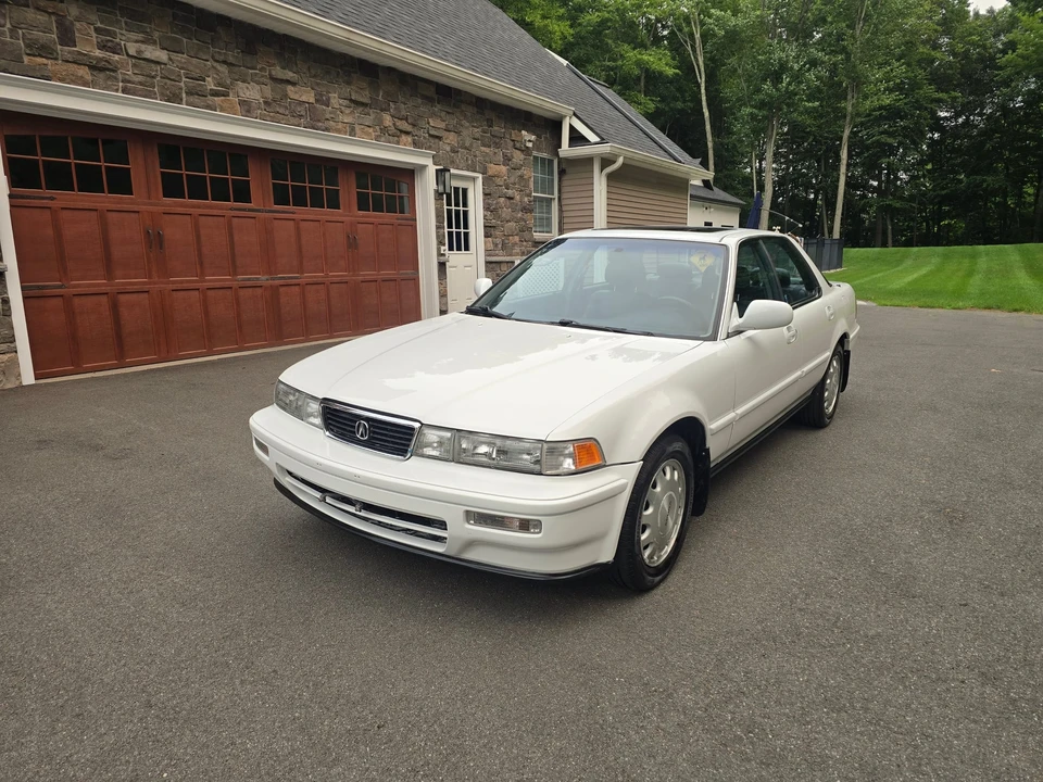 1992 Acura Vigor 3rd Gen - Image 8 of 31