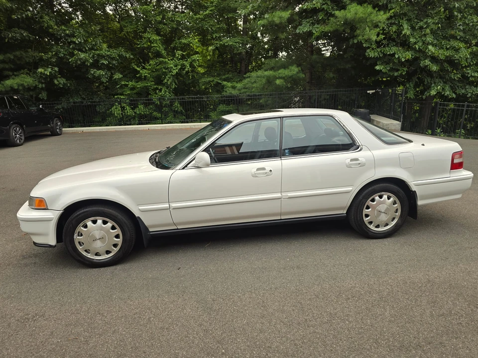 1992 Acura Vigor 3rd Gen - Image 2 of 31