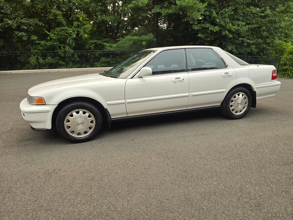 1992 Acura Vigor 3rd Gen - Image 3 of 31
