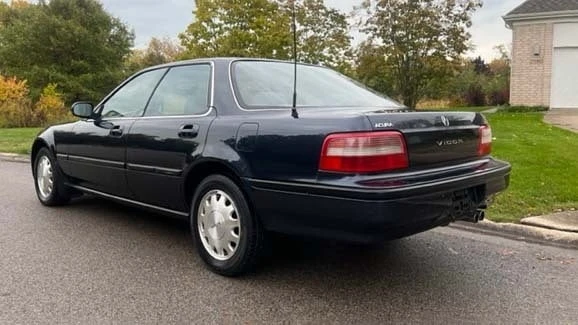 1992 Acura Vigor 3rd Gen - Image 3 of 17