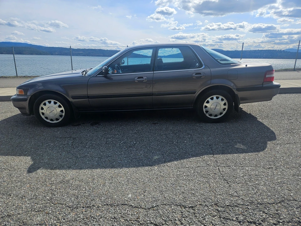 1992 Acura Vigor 3rd Gen - Image 9 of 31