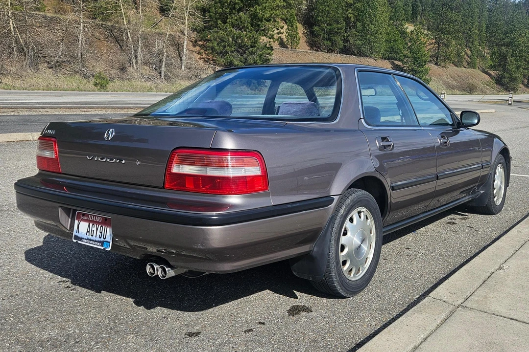 1992 Acura Vigor 3rd Gen - Image 4 of 31