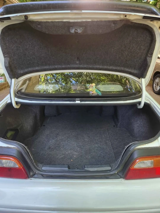 1992 Acura Legend 2nd Gen - Image 7 of 9