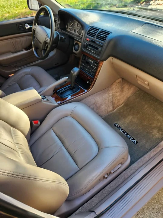 1992 Acura Legend 2nd Gen - Image 10 of 20