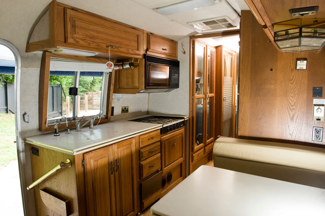 1992 Airstream - Image 14 of 18