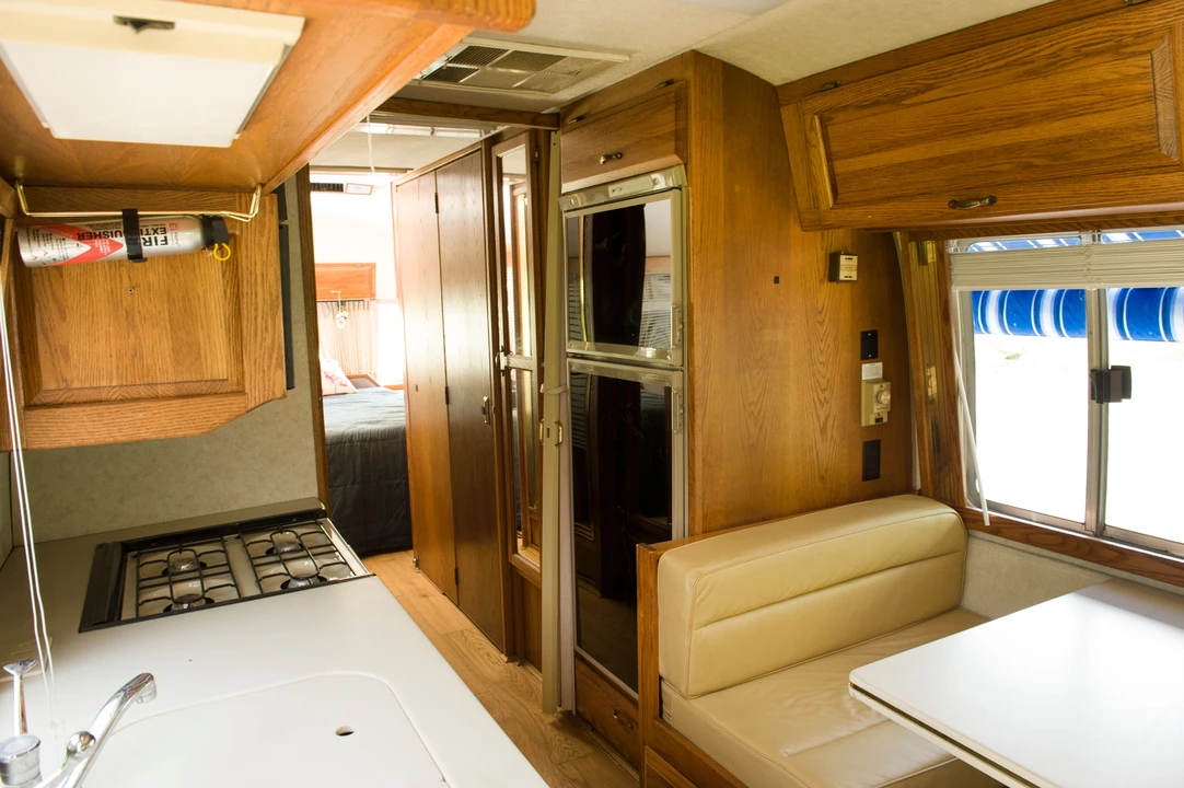 1992 Airstream - Image 10 of 18