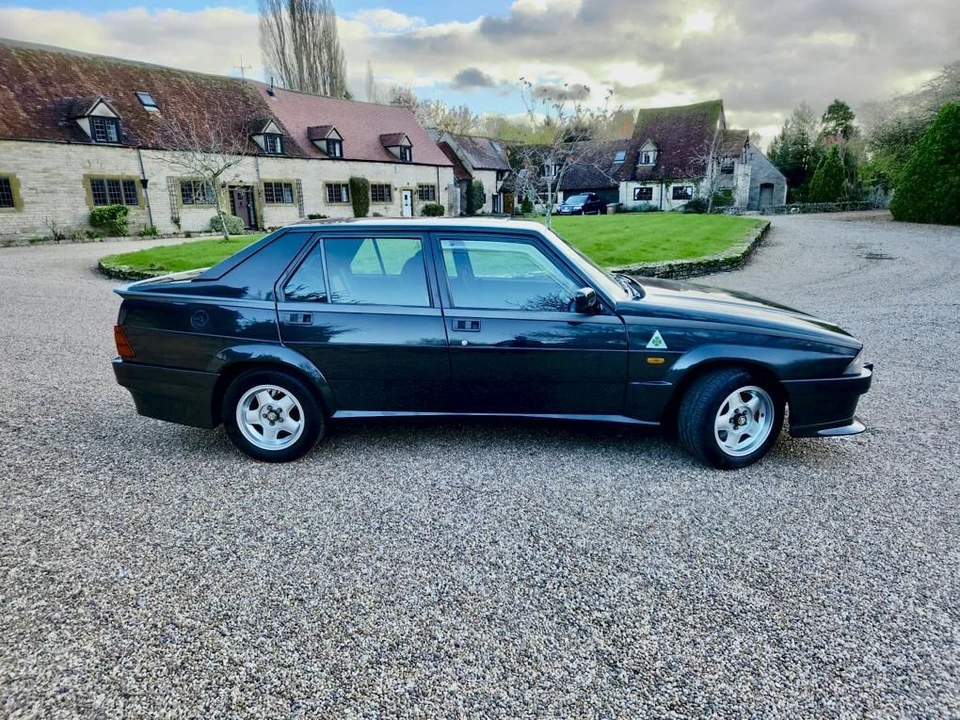 1992 Alfa Romeo 75/Milano - Image 2 of 30