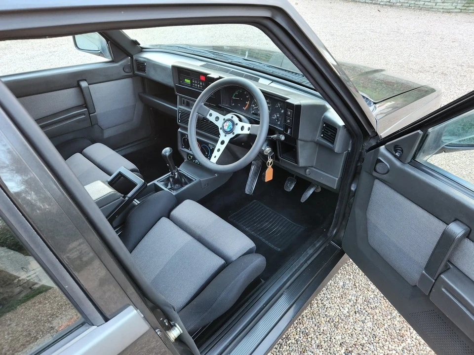 1992 Alfa Romeo 75/Milano - Image 30 of 30