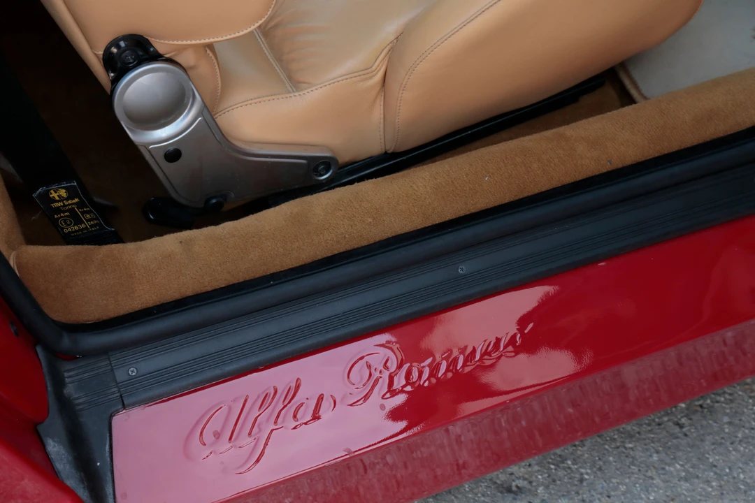 1992 Alfa Romeo SZ - Image 28 of 31
