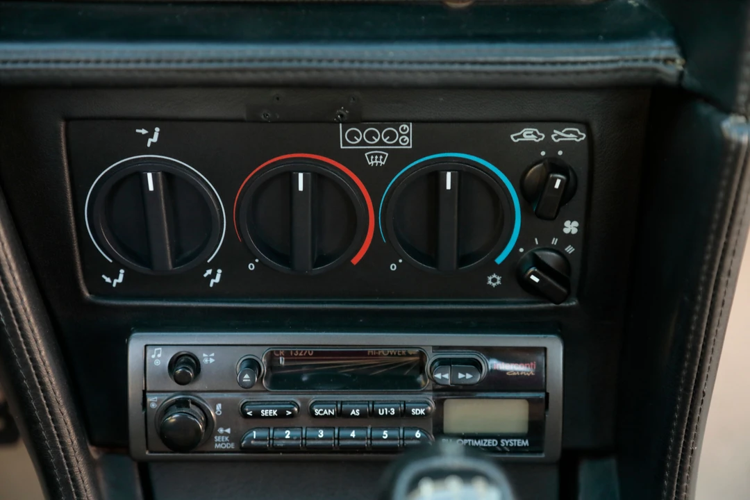 1992 Alfa Romeo SZ - Image 19 of 31