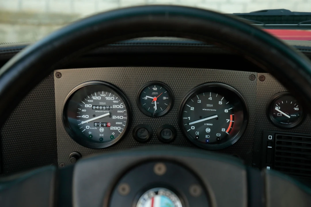 1992 Alfa Romeo SZ - Image 21 of 31