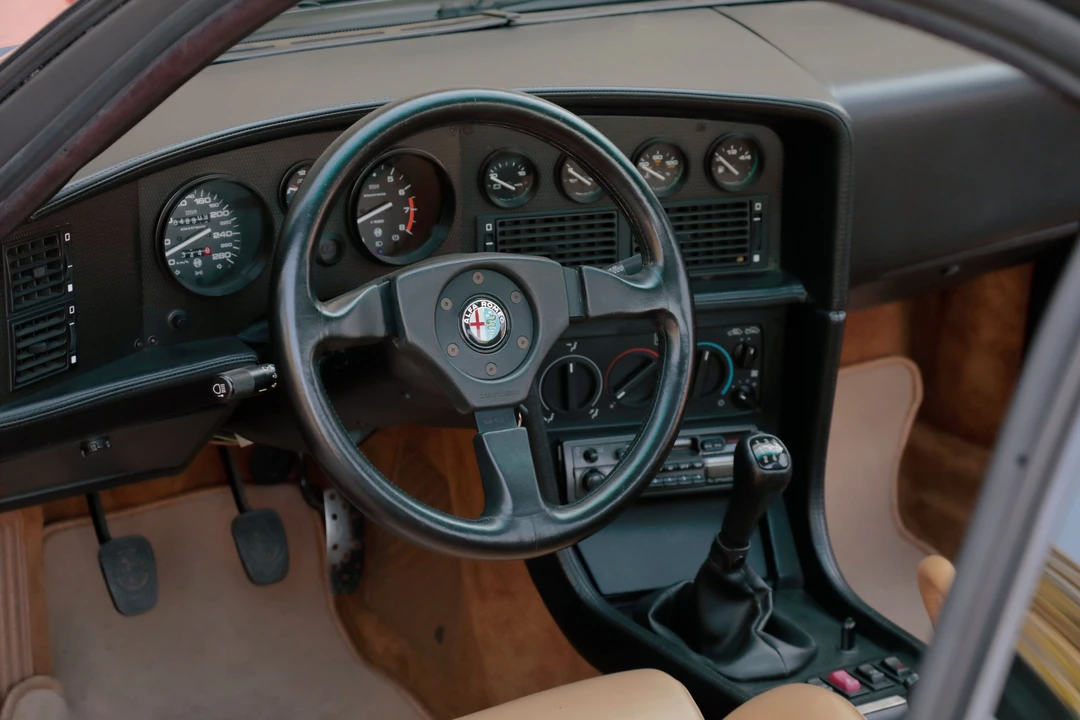 1992 Alfa Romeo SZ - Image 27 of 31