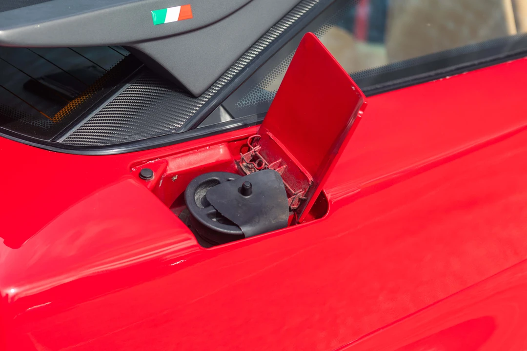 1992 Alfa Romeo SZ - Image 26 of 31