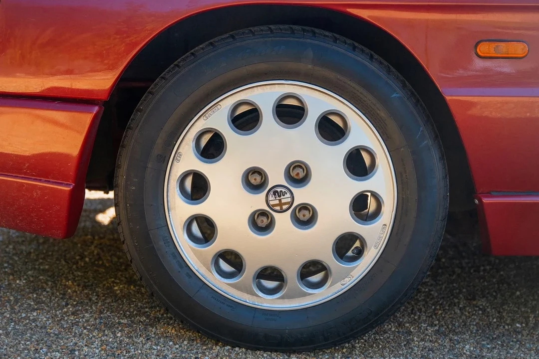 1992 Alfa Romeo Series 4 - Image 27 of 30
