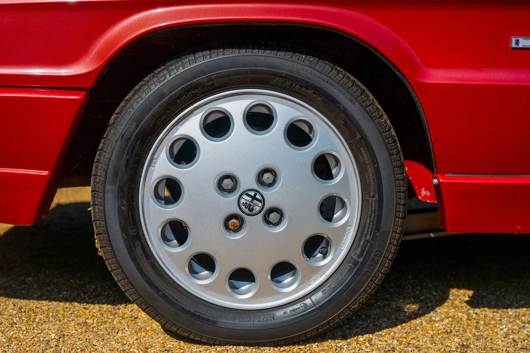 1992 Alfa Romeo Series 4 - Image 28 of 30