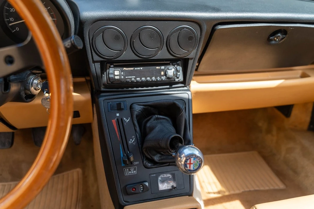 1992 Alfa Romeo Series 4 - Image 17 of 30