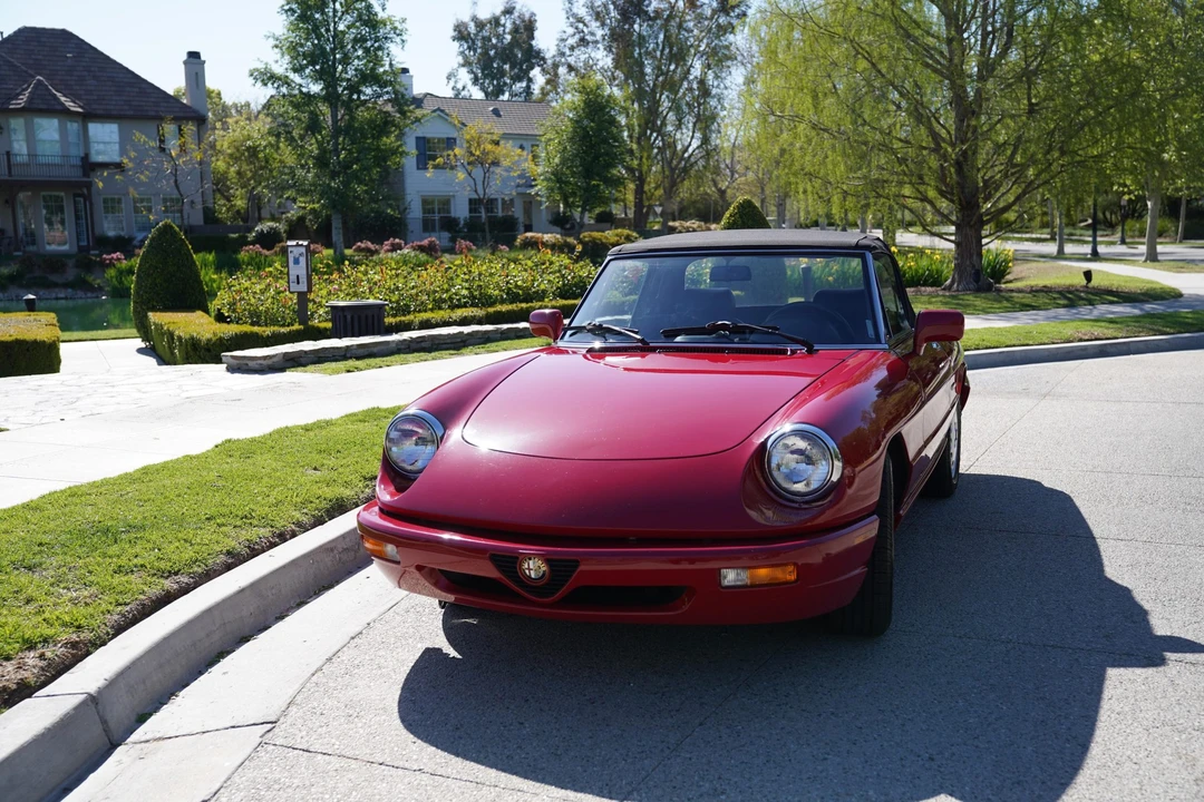 1992 Alfa Romeo Series 4 - Image 2 of 31