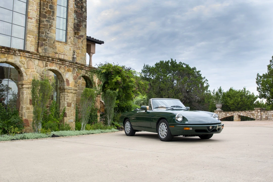 1992 Alfa Romeo Series 4 - Image 2 of 31