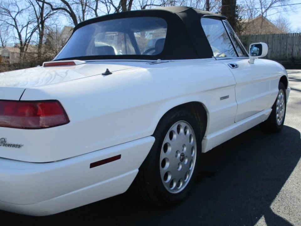 1992 Alfa Romeo Series 4 - Image 2 of 31