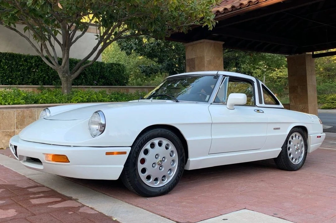 1992 Alfa Romeo Series 4 - Image 2 of 31