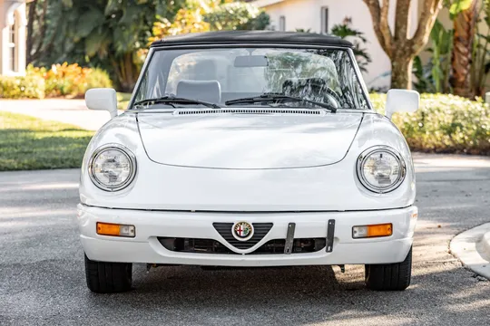 1992 Alfa Romeo Series 4 - Image 2 of 31