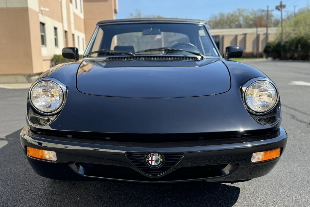 1992 Alfa Romeo Series 4 - Image 2 of 31