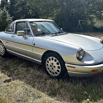 1992 Alfa Romeo Spyder Veloce