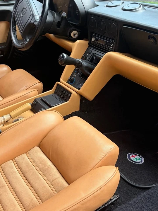 1992 Alfa Romeo 102-Series 2000 - Image 6 of 8