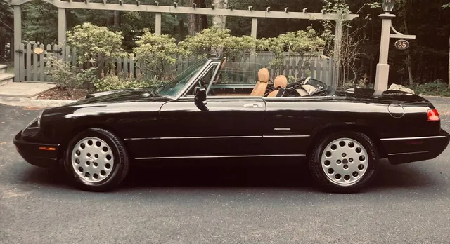 1992 Alfa Romeo Spider Veloce