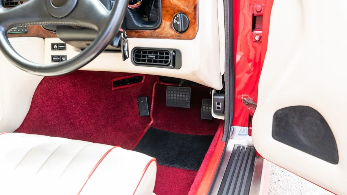 1992 Aston Martin Virage - Image 17 of 30