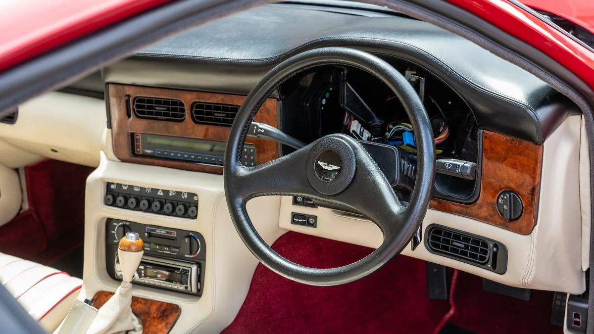 1992 Aston Martin Virage - Image 15 of 30