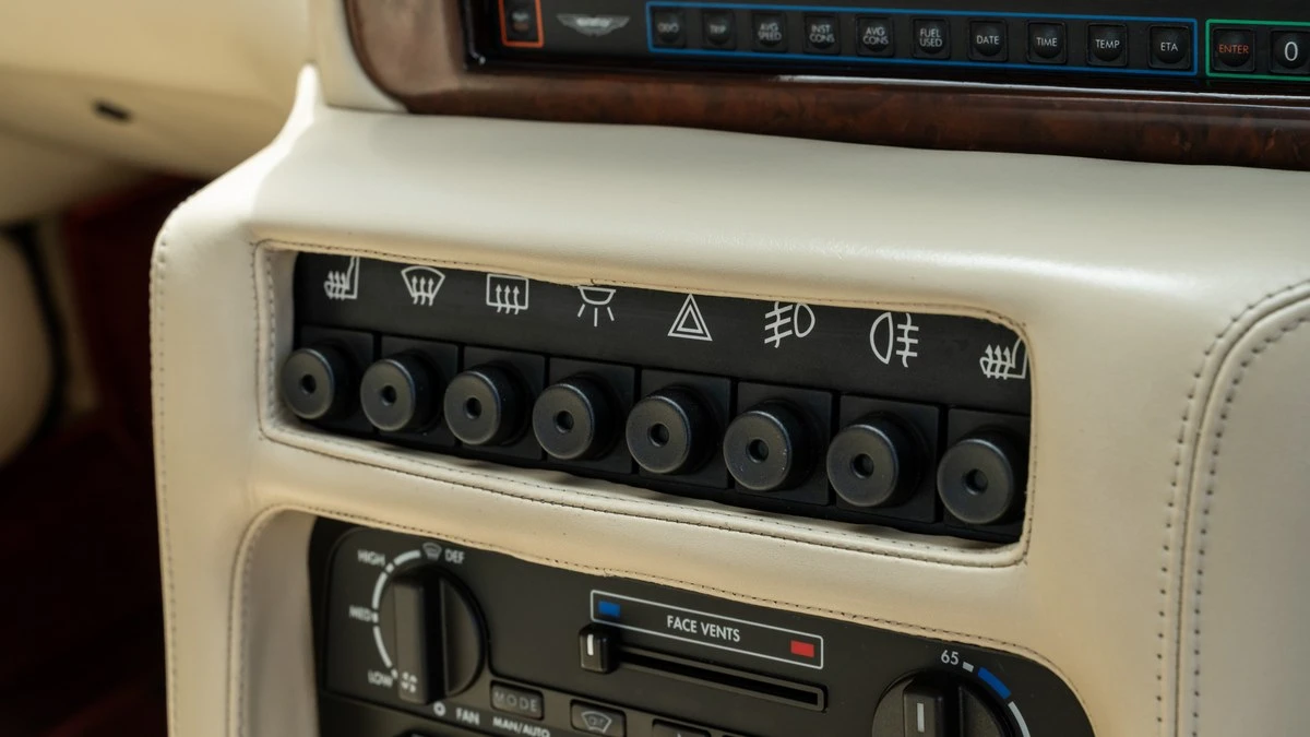 1992 Aston Martin Virage - Image 30 of 30