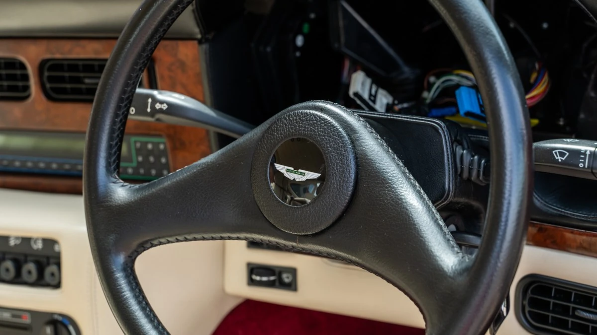 1992 Aston Martin Virage - Image 16 of 30