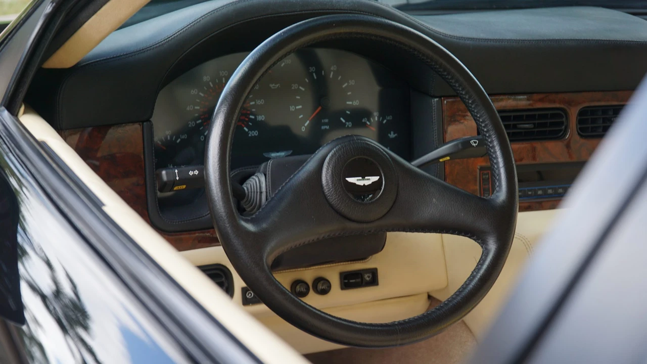 1992 Aston Martin Virage - Image 31 of 31