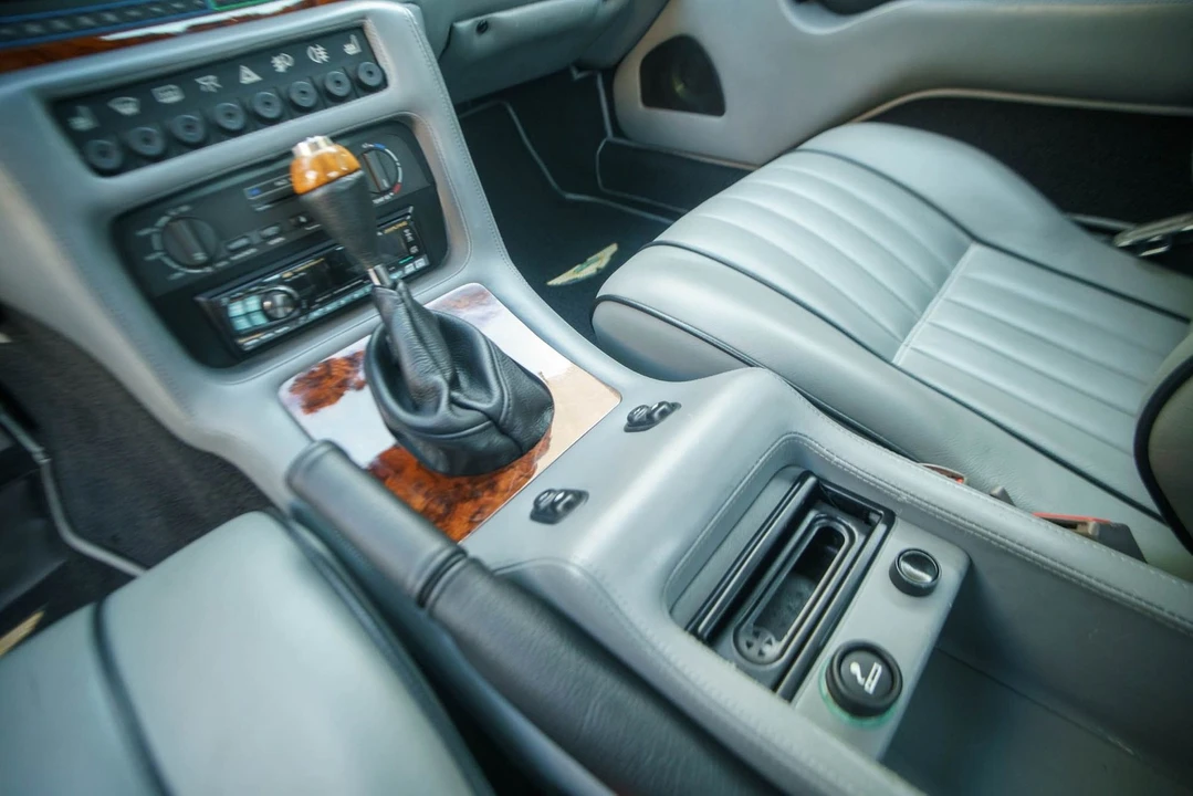 1992 Aston Martin Virage - Image 17 of 21