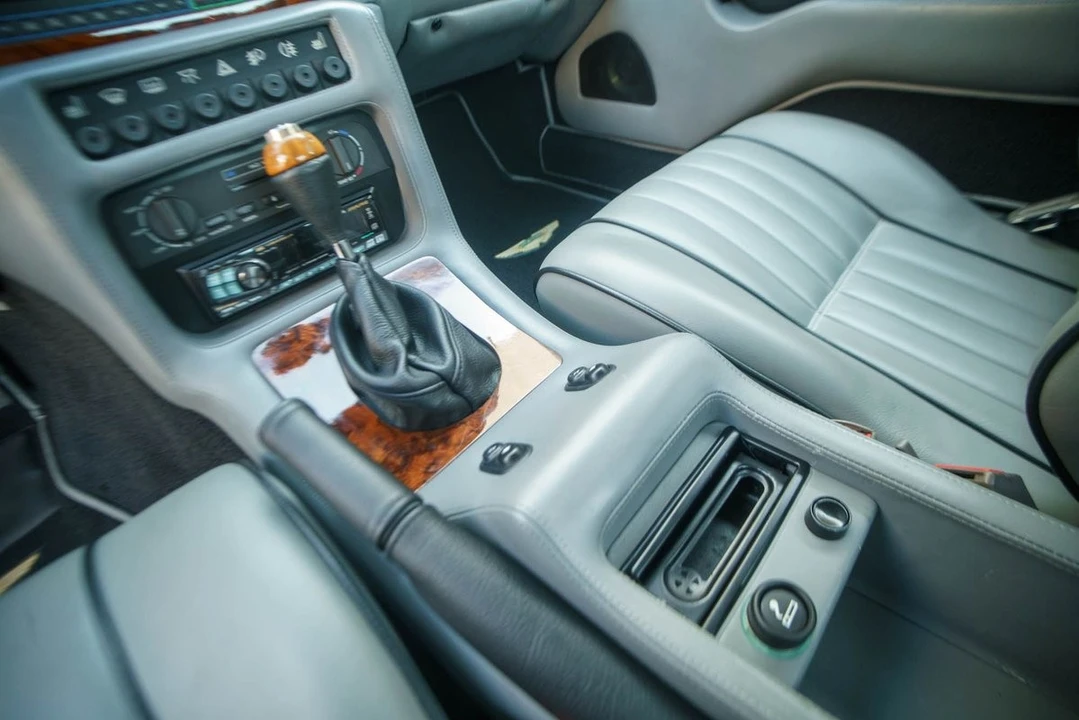 1992 Aston Martin Virage - Image 17 of 21