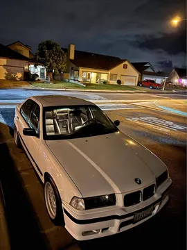1992 BMW 3 Series 318i Sedan