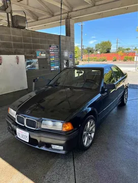 1992 BMW 3 Series 325i Sedan 4D