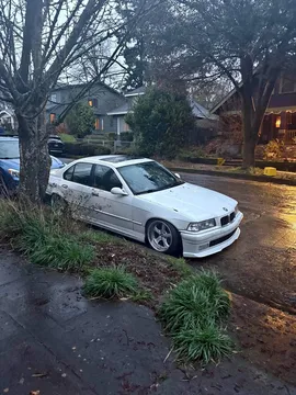 1992 BMW 325i Sedan