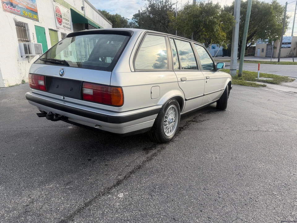 1992 BMW E30 3 Series - Image 11 of 31