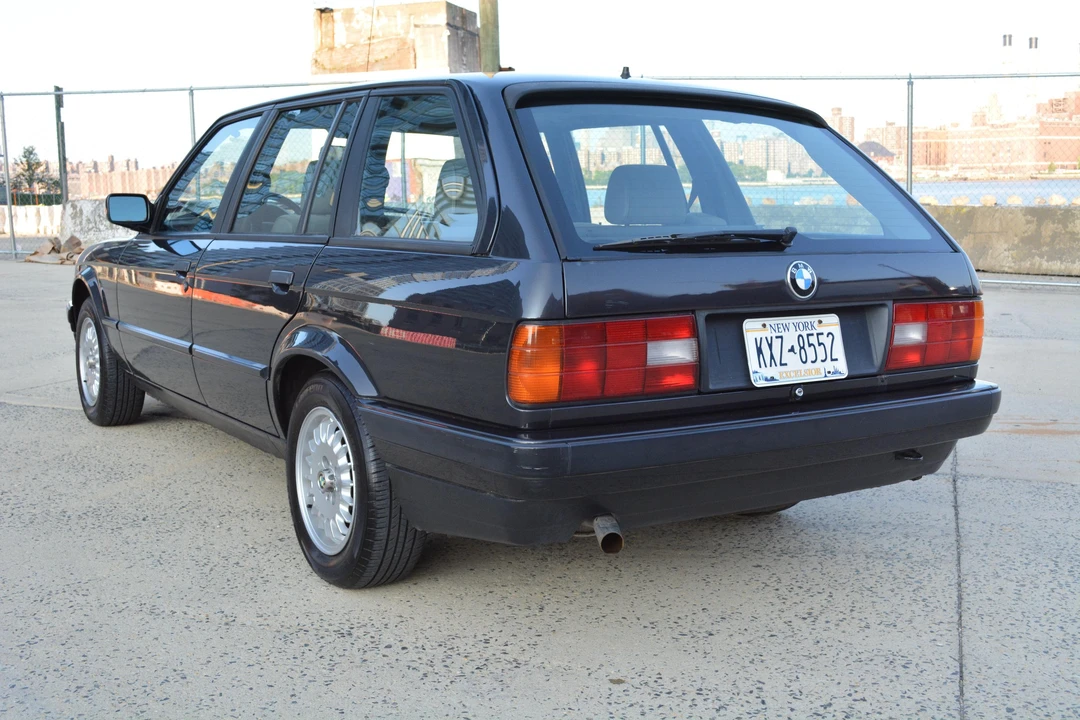 1992 BMW E30 3 Series - Image 11 of 31