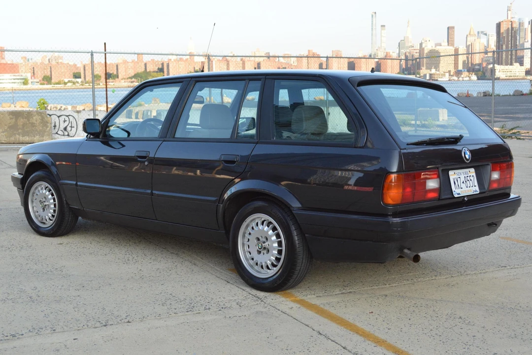 1992 BMW E30 3 Series - Image 4 of 31