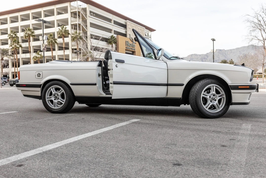 1992 BMW E30 3 Series - Image 27 of 31