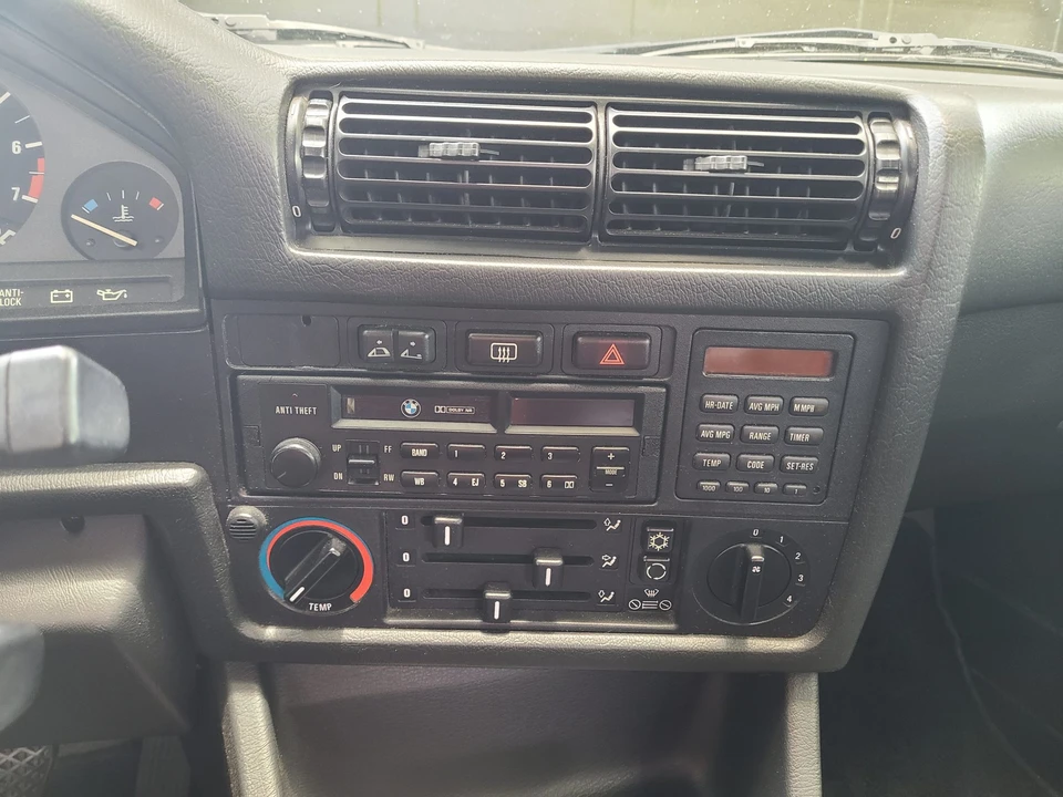 1992 BMW E30 3 Series - Image 26 of 31