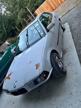 1992 BMW 325i Sedan