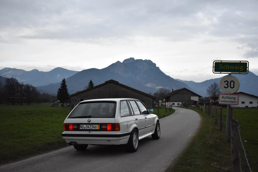 1992 BMW E30 3 Series - Image 12 of 16