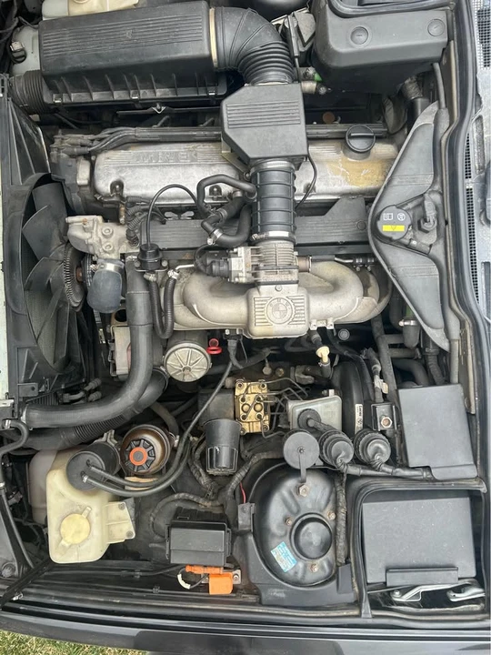 1992 BMW E32 7 Series - Image 6 of 16